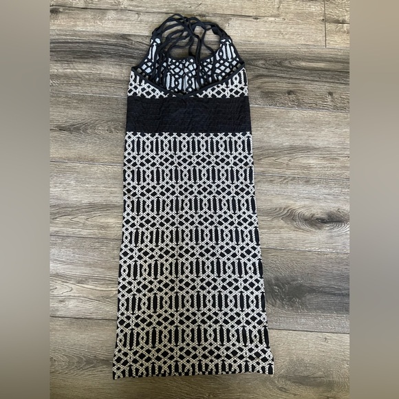 Pattern Dress - Picture 2 of 4